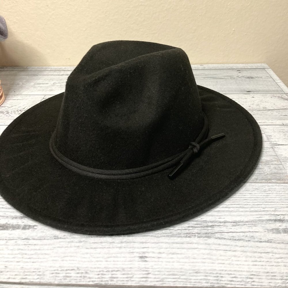 Lovely black Fedora hat with small rope accent